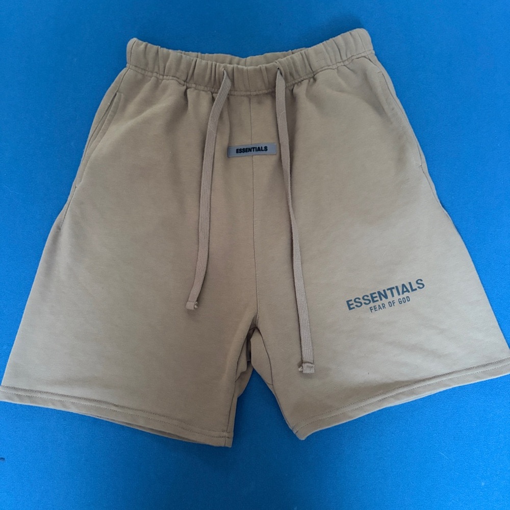 Essentials Tan Shorts size:L